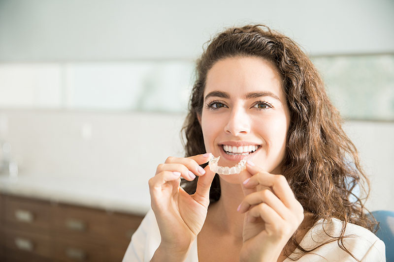 Patient holding retainer